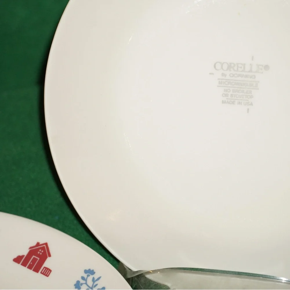 Set of 3 Corelle Houses and Hearts Bread/Dessert Plates - Picture 3 of 3
